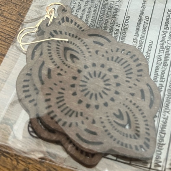 NWT Lot Set of 4 Wood Laser cut Bohemian earrings - Picture 2 of 7